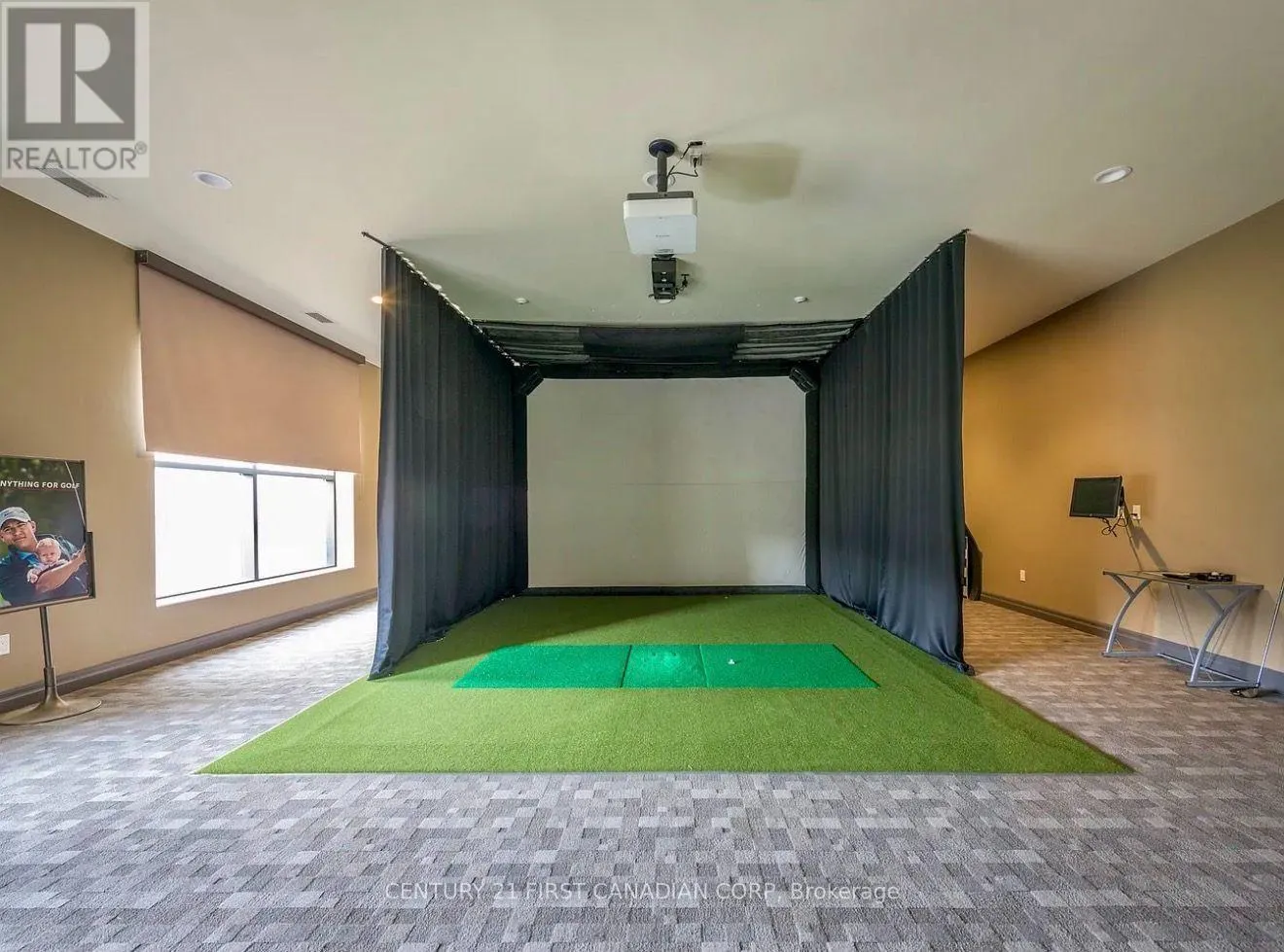 810 - 240 VILLAGEWALK BOULEVARD, #810