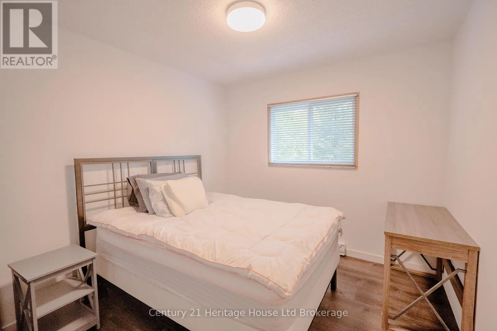 95 GRAY JAY LANE