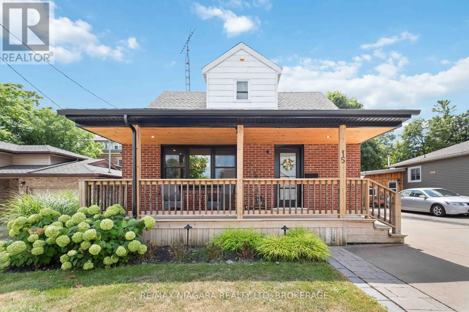 15 CONLON CRESCENT