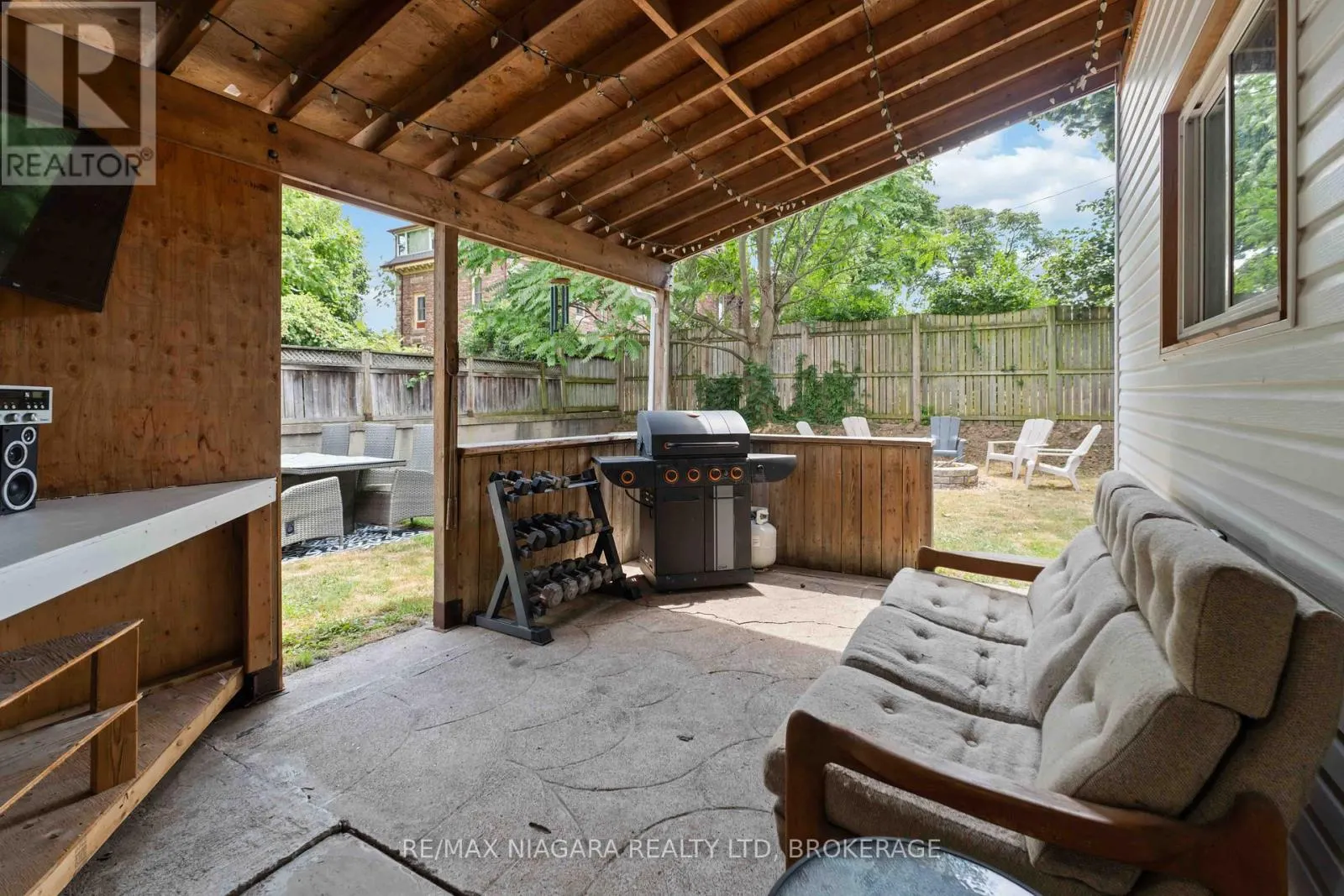 15 CONLON CRESCENT