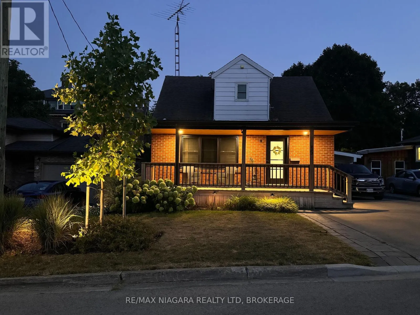 15 CONLON CRESCENT