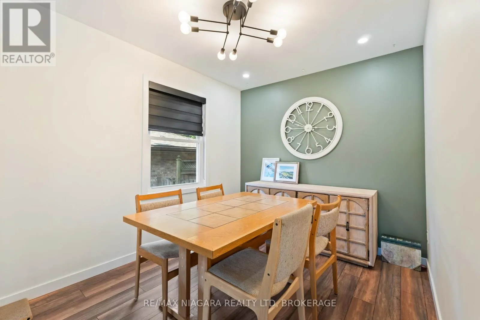 15 CONLON CRESCENT