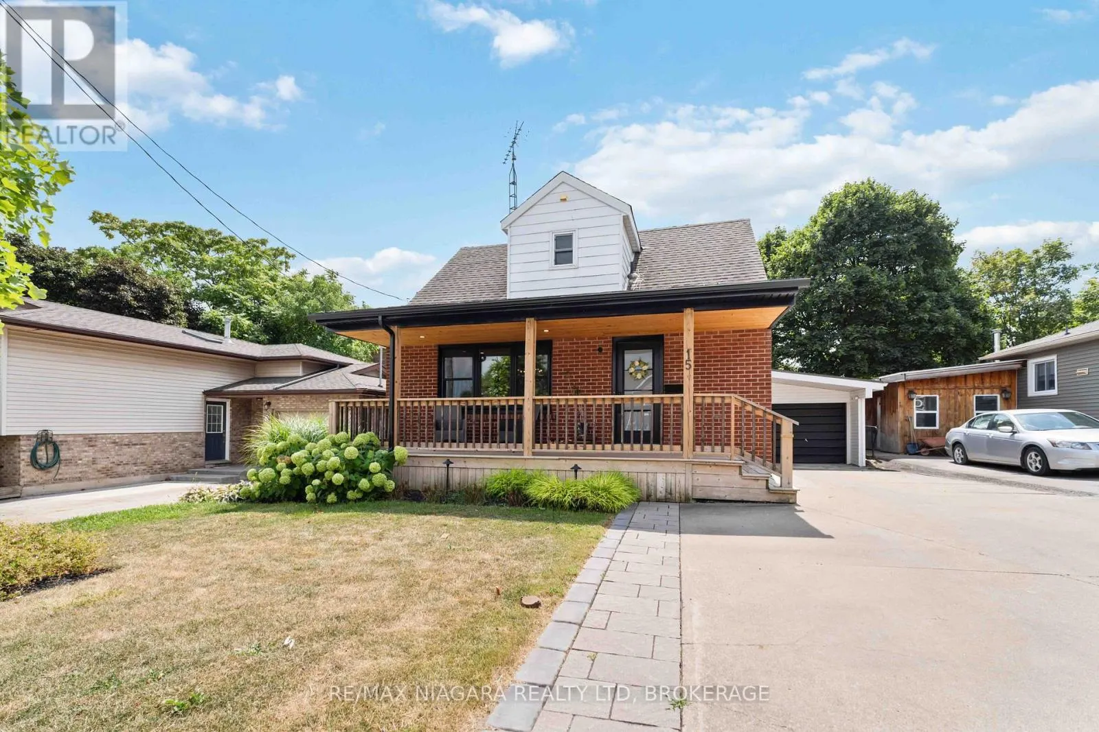 15 CONLON CRESCENT