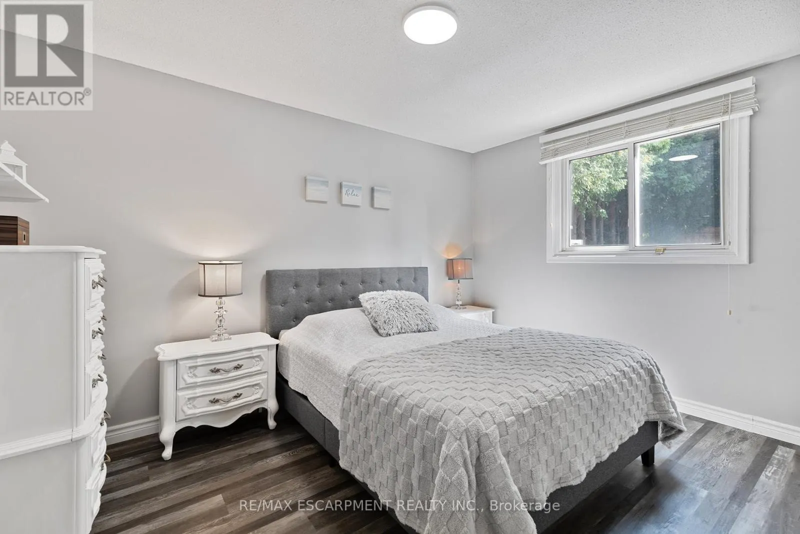 37 GLENVALE DRIVE