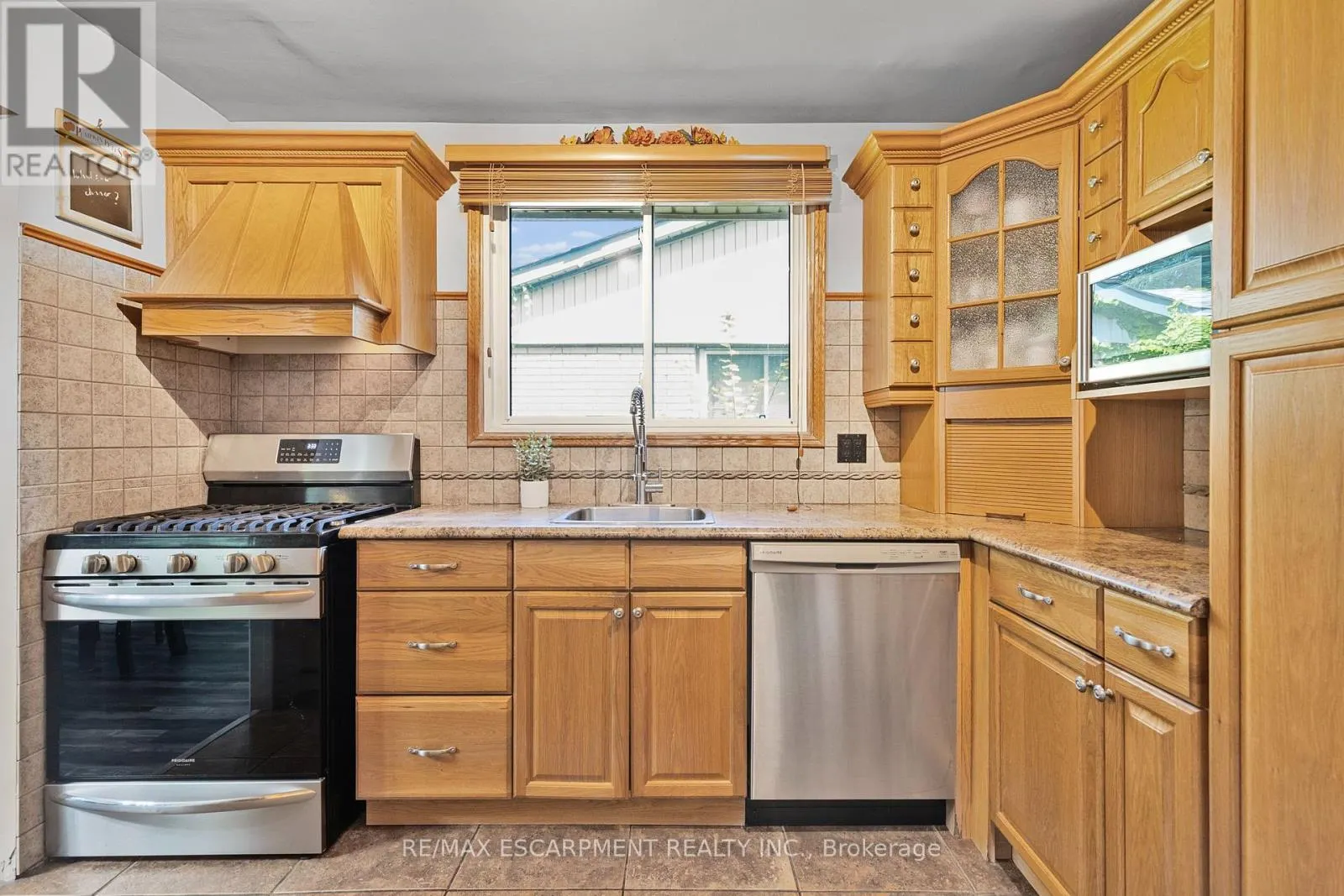 37 GLENVALE DRIVE