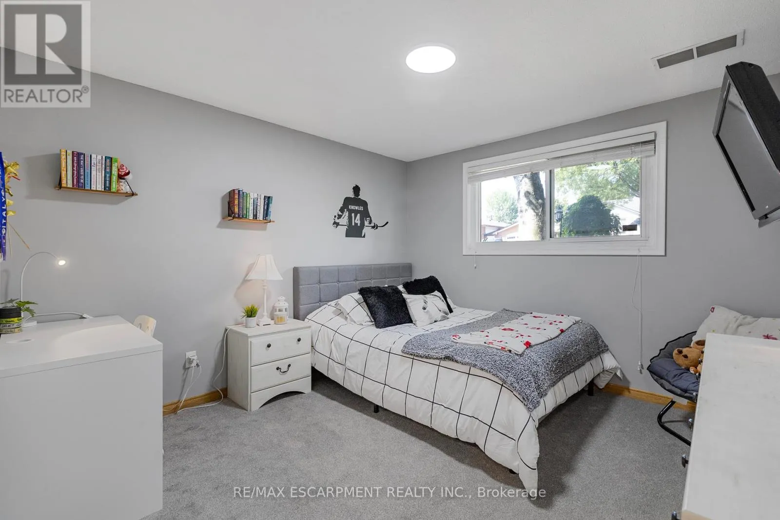 37 GLENVALE DRIVE