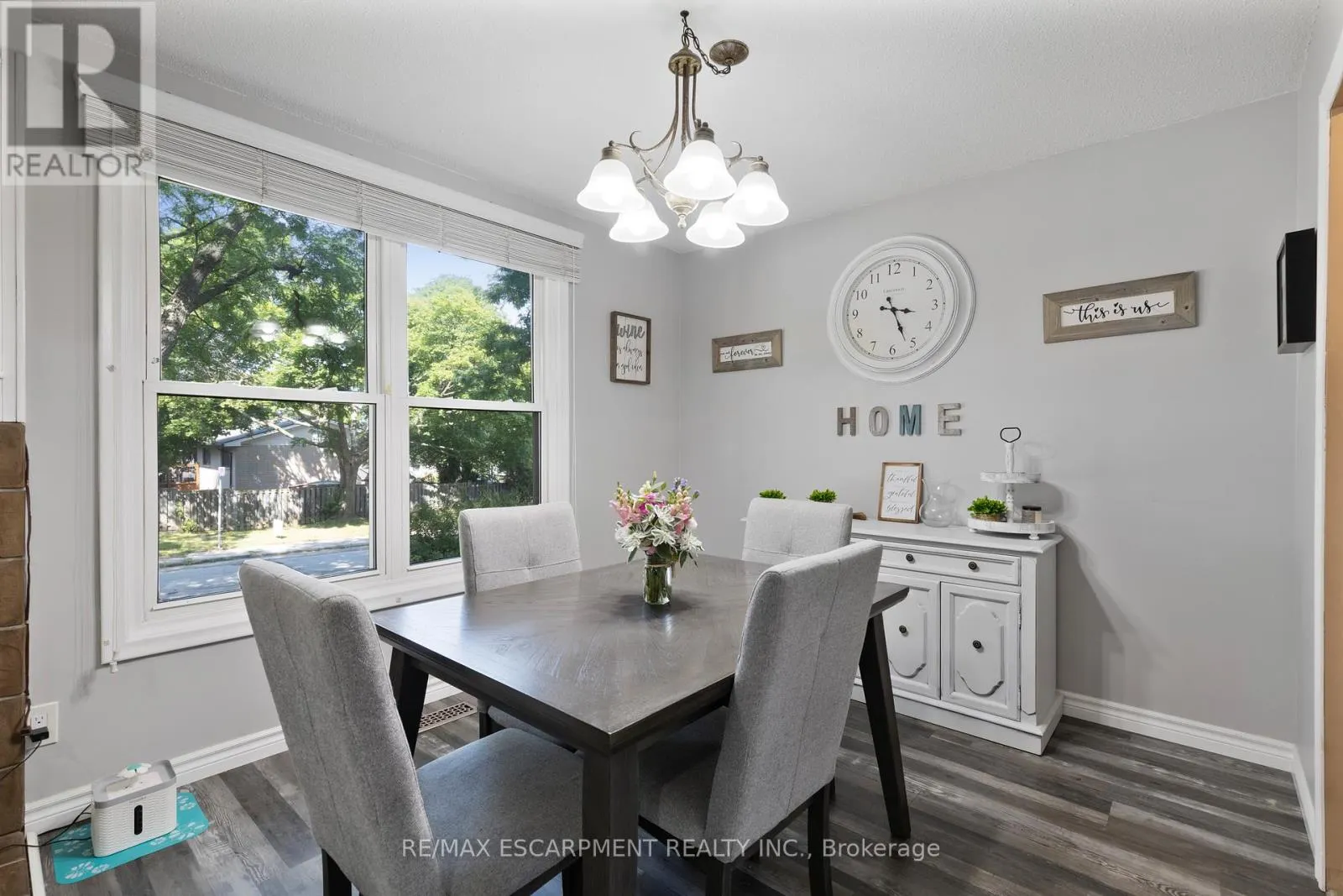 37 GLENVALE DRIVE