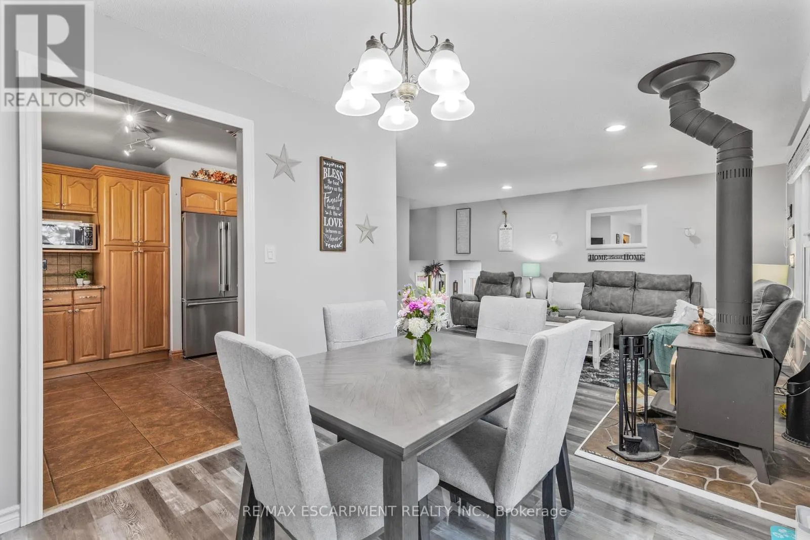 37 GLENVALE DRIVE