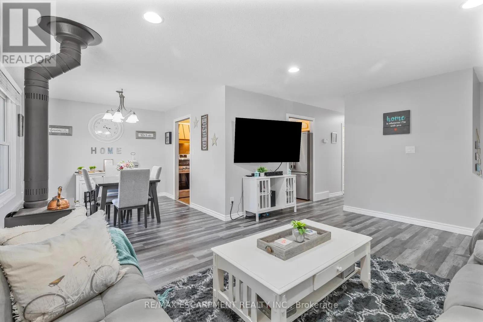 37 GLENVALE DRIVE