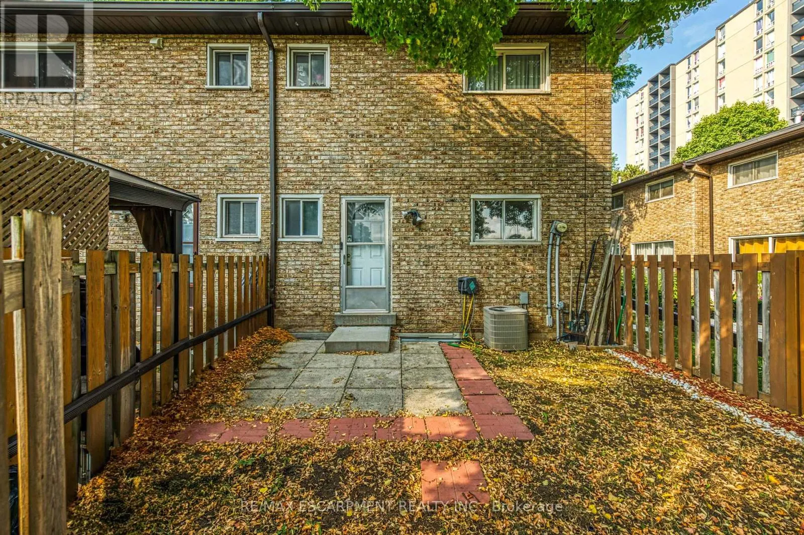18 RIVERDALE DRIVE