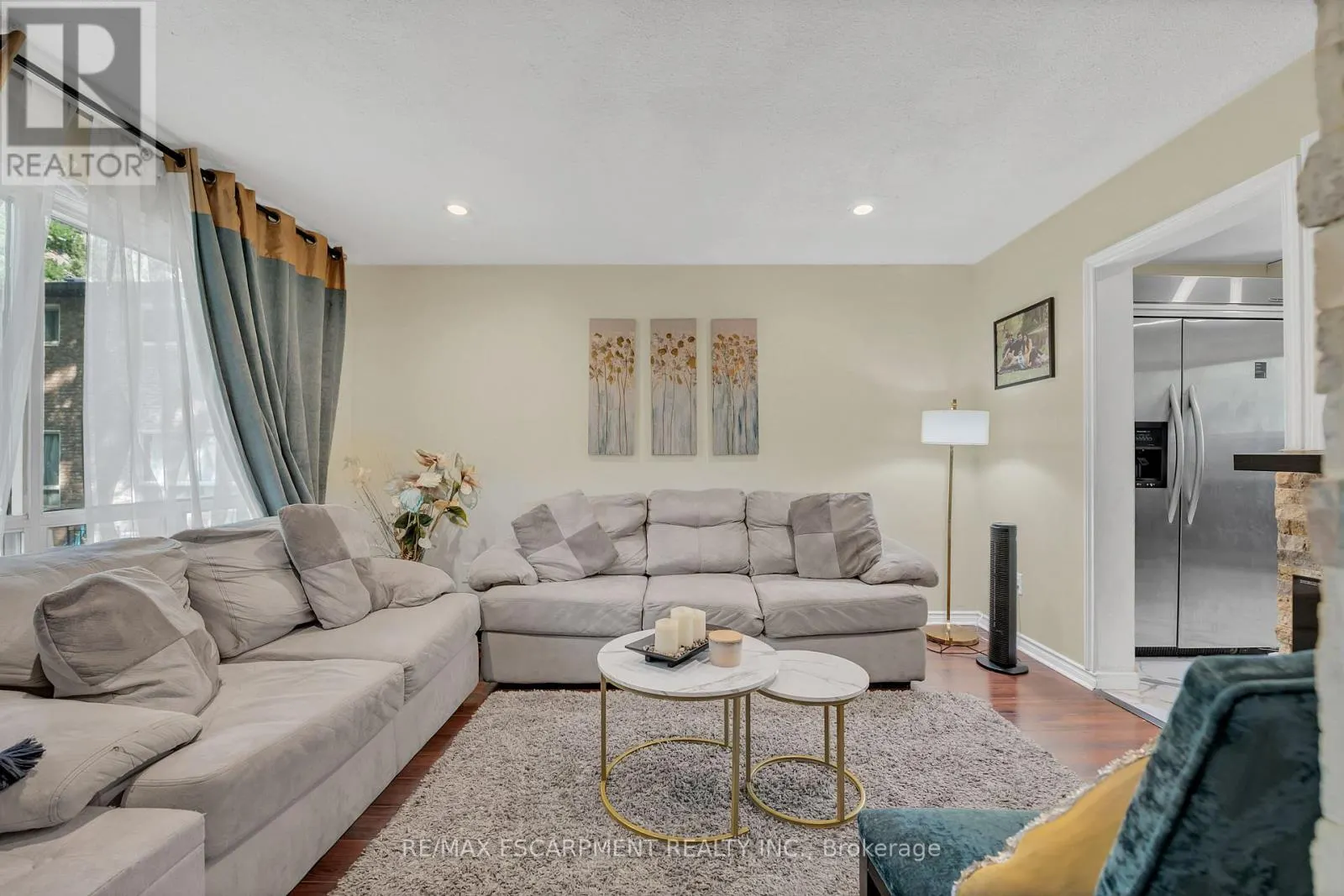 18 RIVERDALE DRIVE