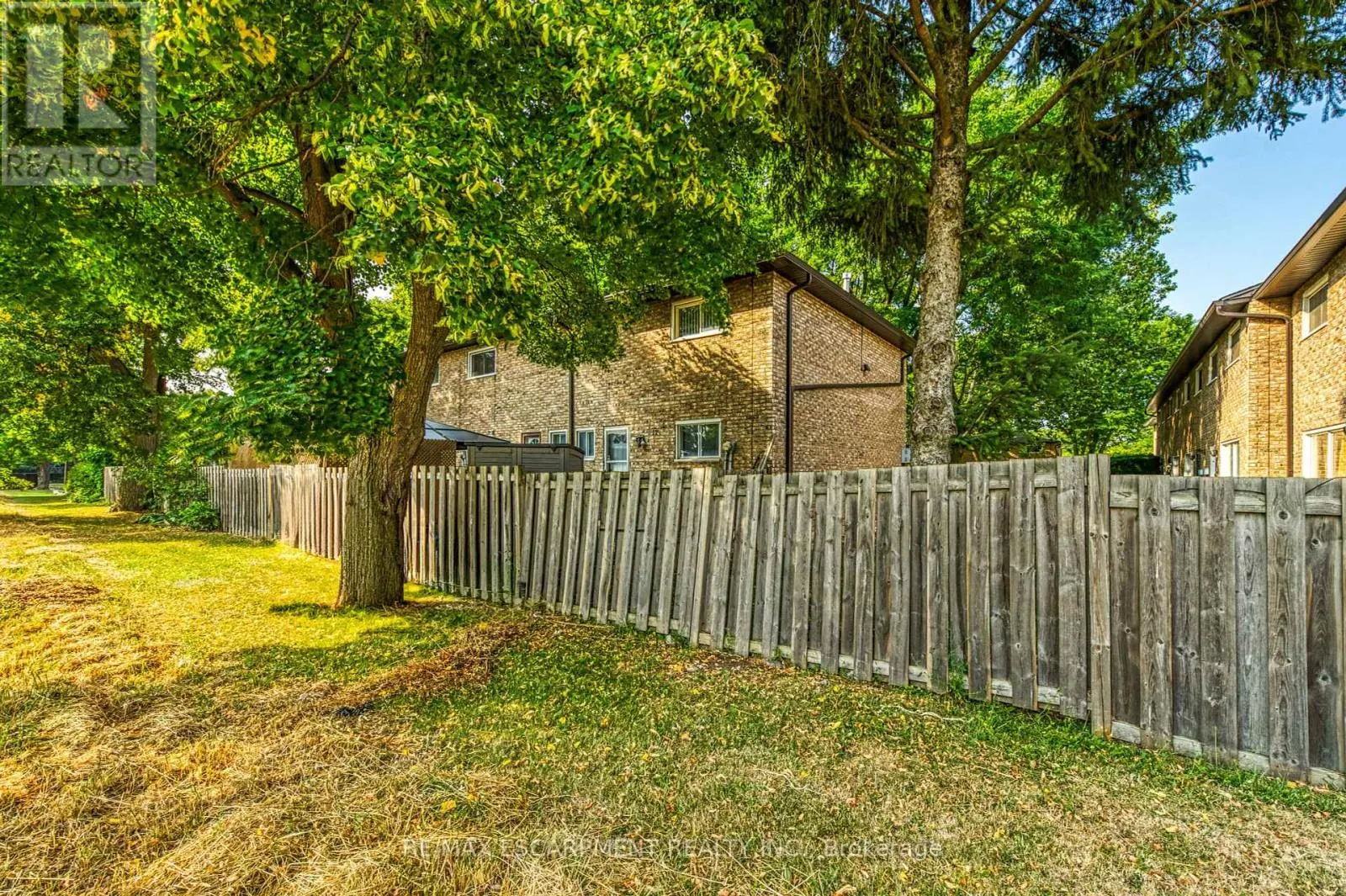 18 RIVERDALE DRIVE