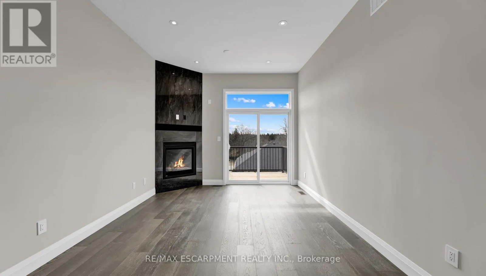 800 GARDEN COURT CRESCENT