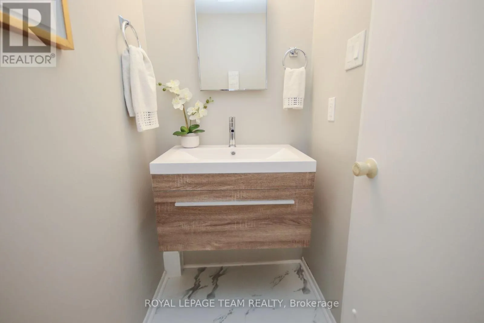 203 - 1427 PALMERSTON DRIVE