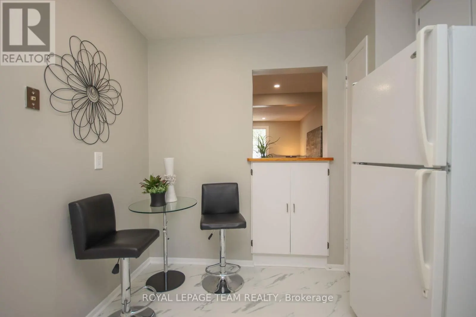 203 - 1427 PALMERSTON DRIVE
