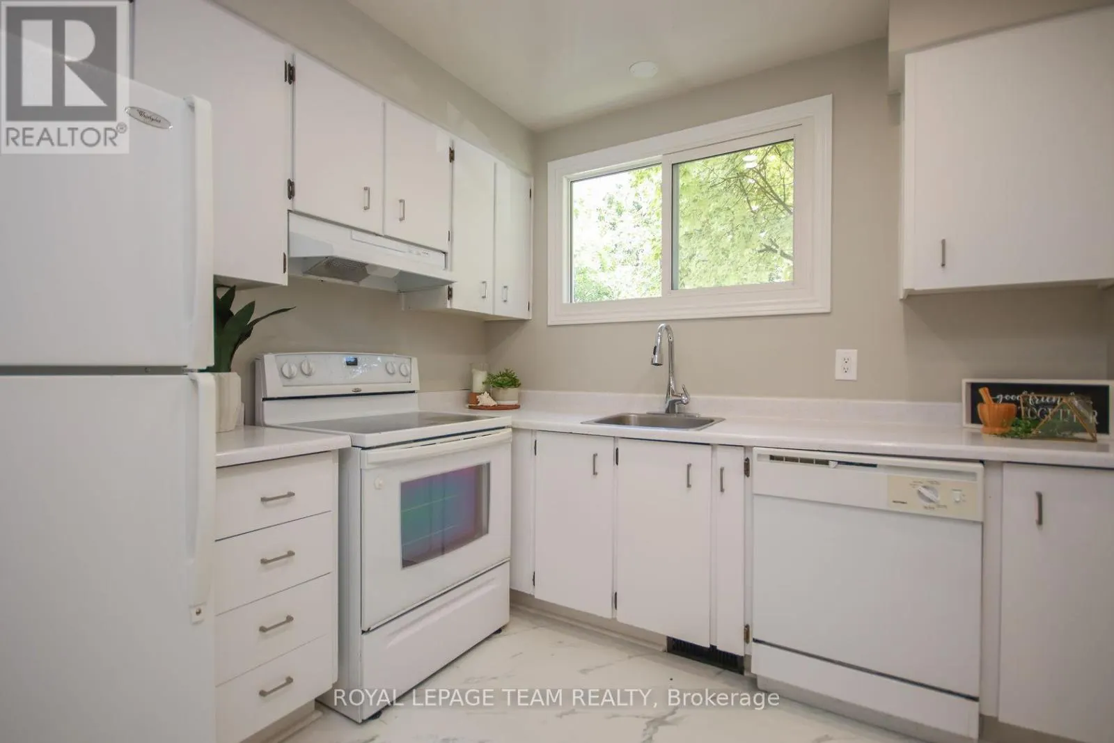 203 - 1427 PALMERSTON DRIVE