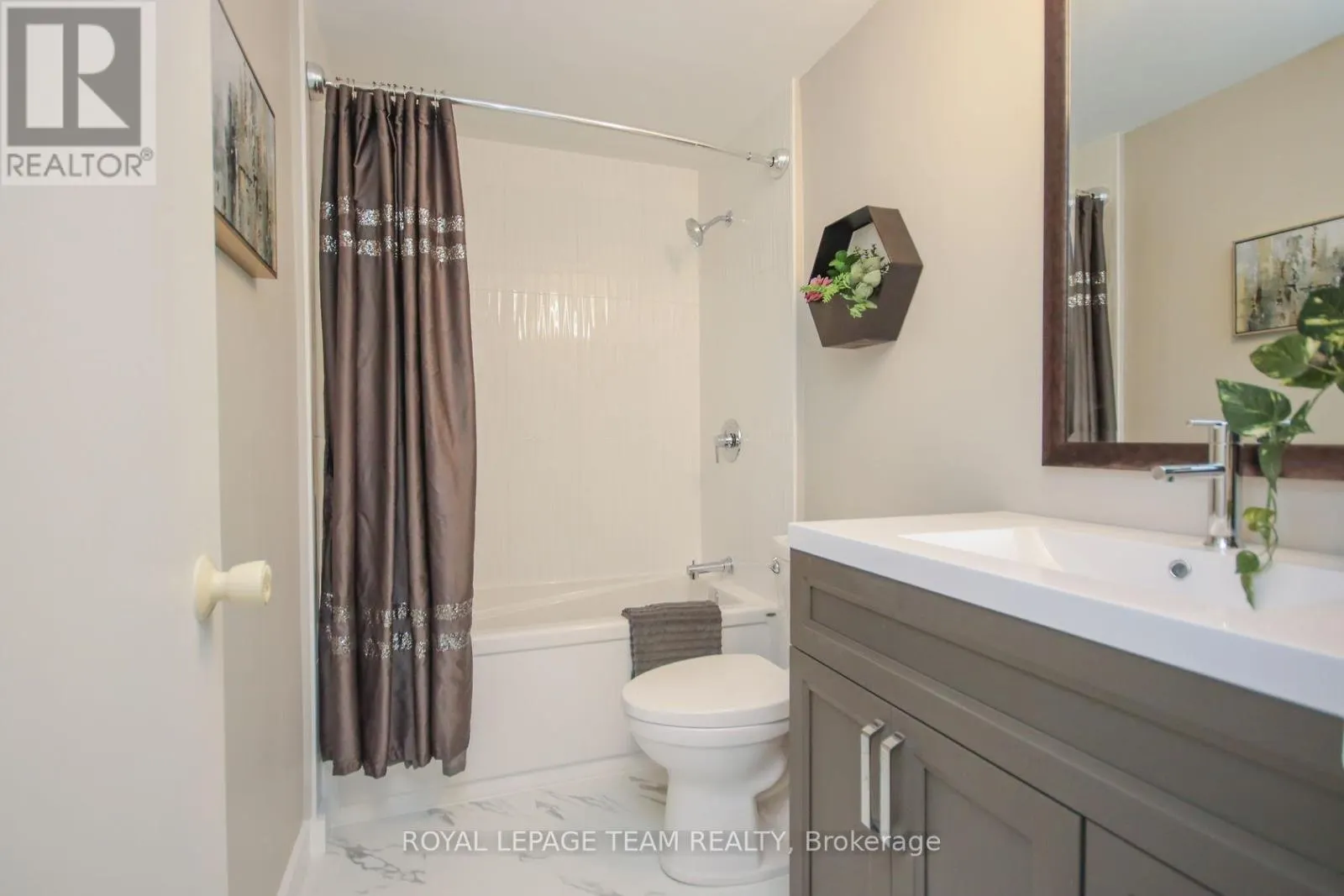 203 - 1427 PALMERSTON DRIVE