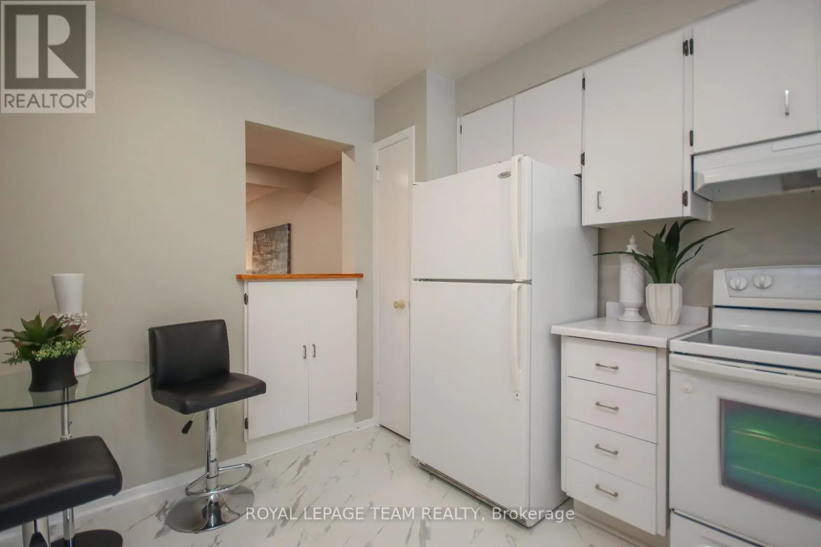 203 - 1427 PALMERSTON DRIVE