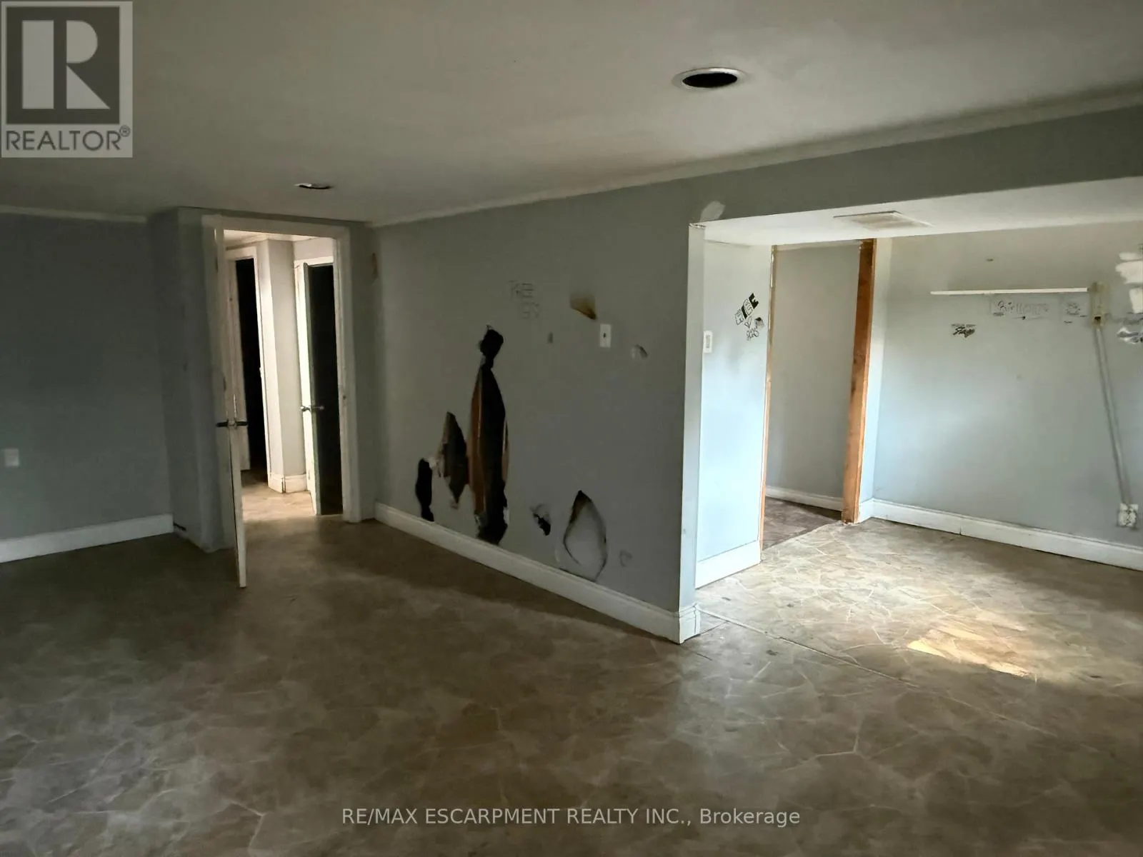 11 GARSIDE AVENUE S
