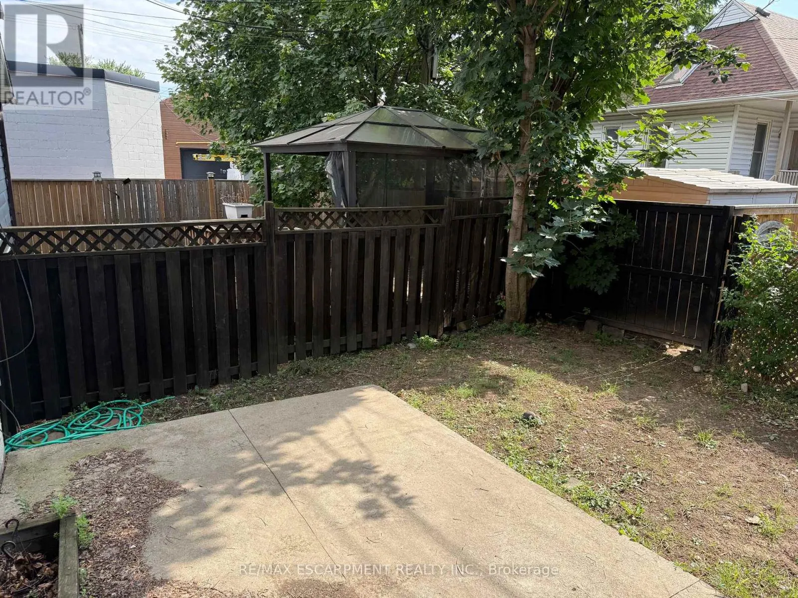 11 GARSIDE AVENUE S