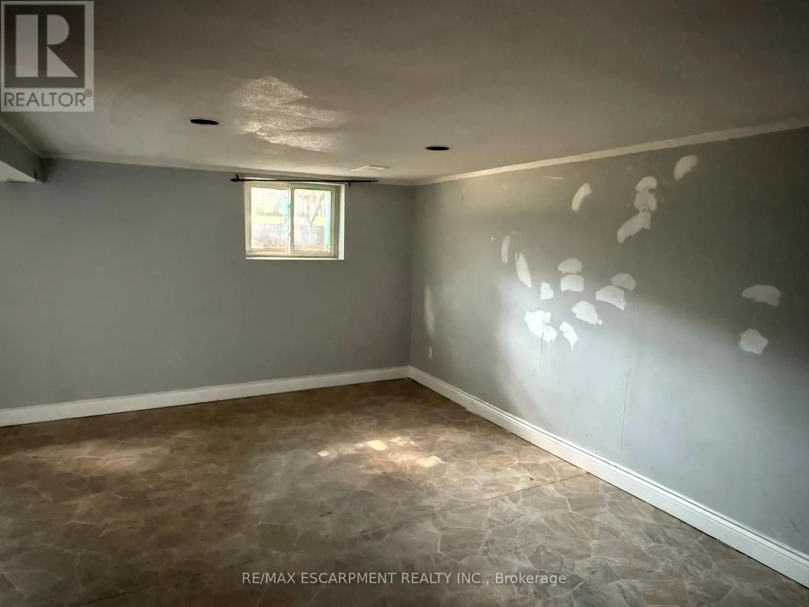 11 GARSIDE AVENUE S
