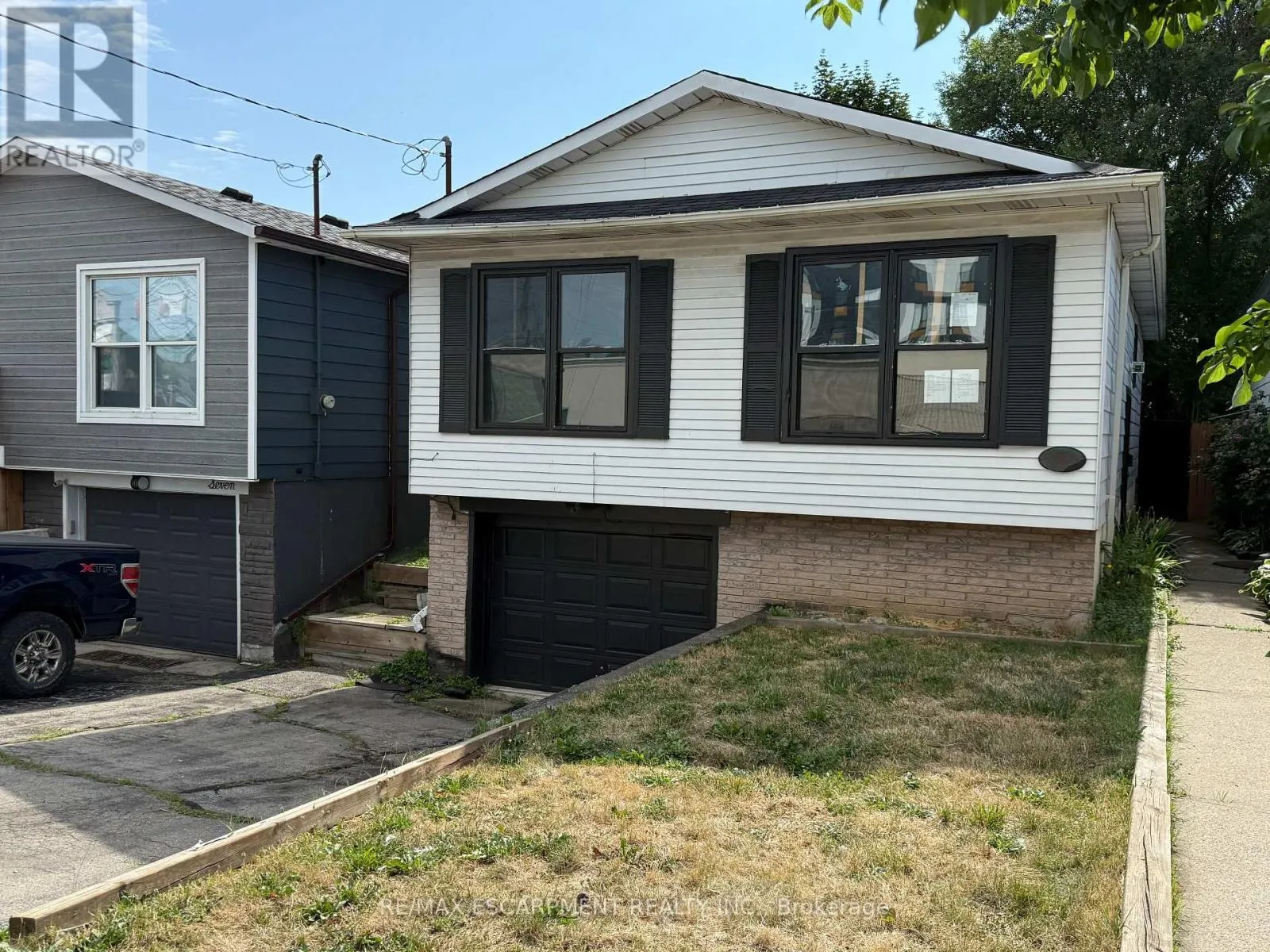 11 GARSIDE AVENUE S