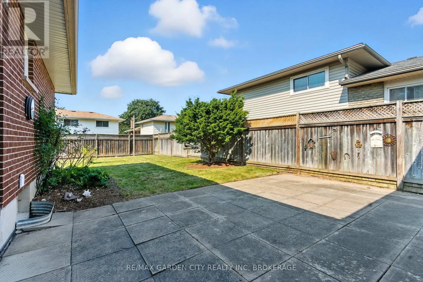 28 FAYE CRESCENT