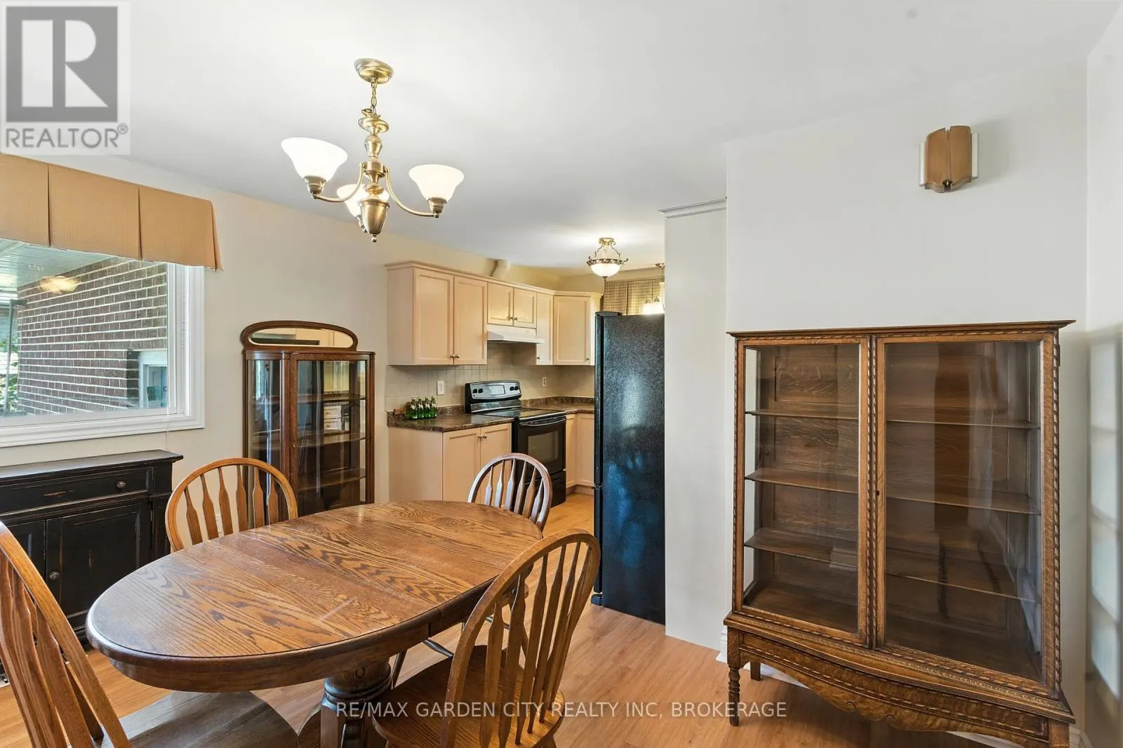 28 FAYE CRESCENT