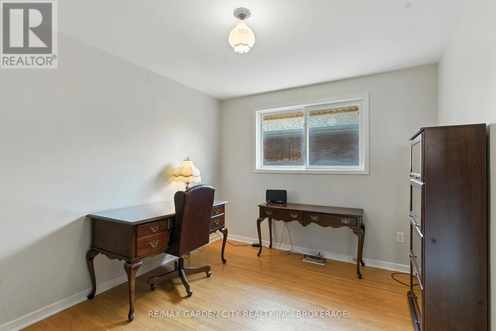 28 FAYE CRESCENT