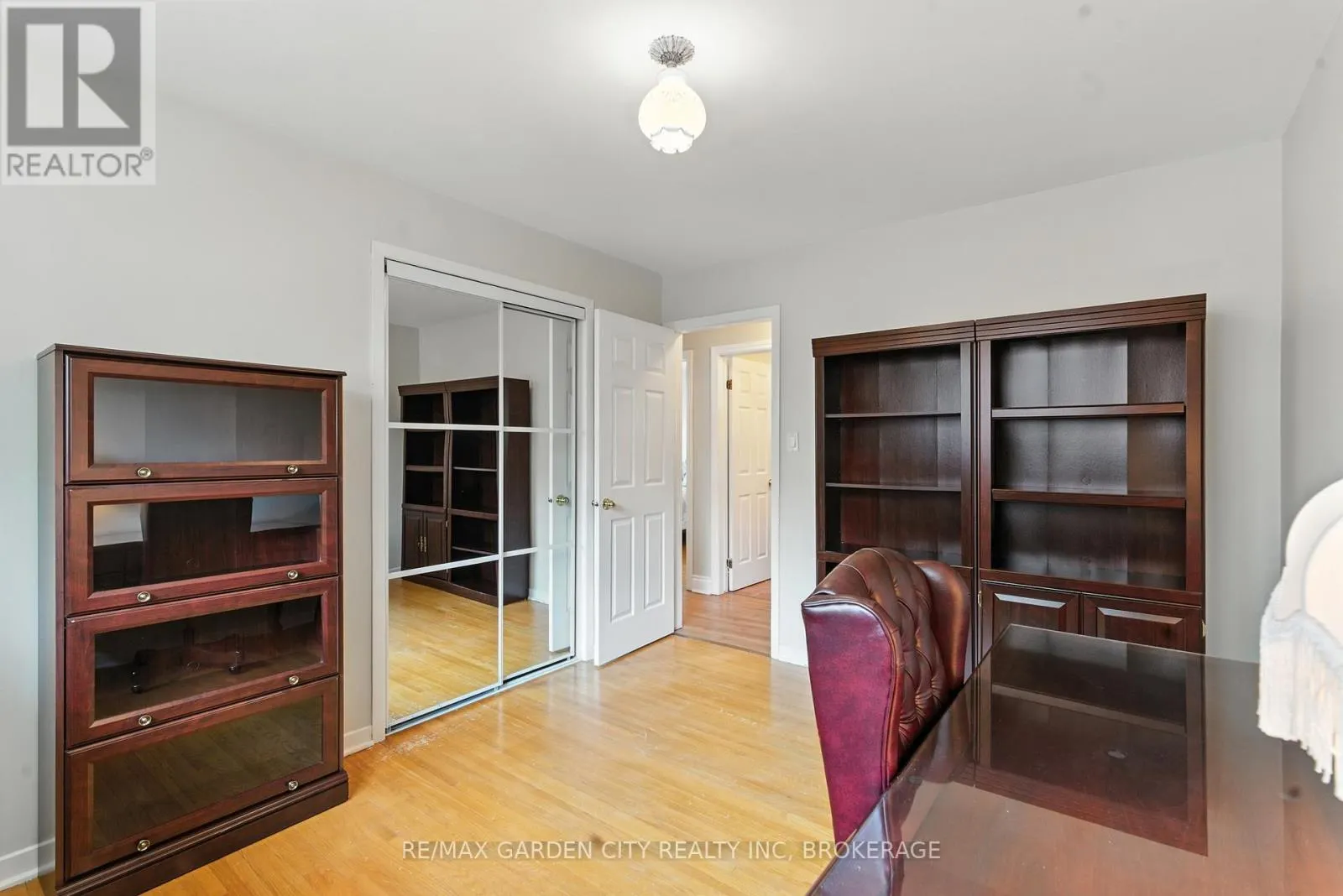 28 FAYE CRESCENT