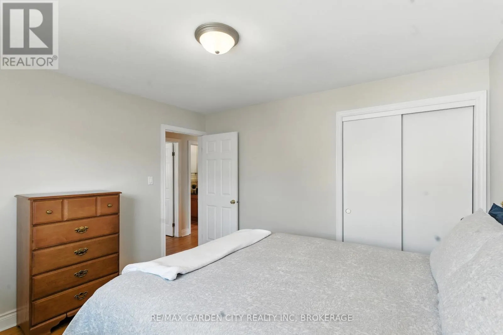 28 FAYE CRESCENT