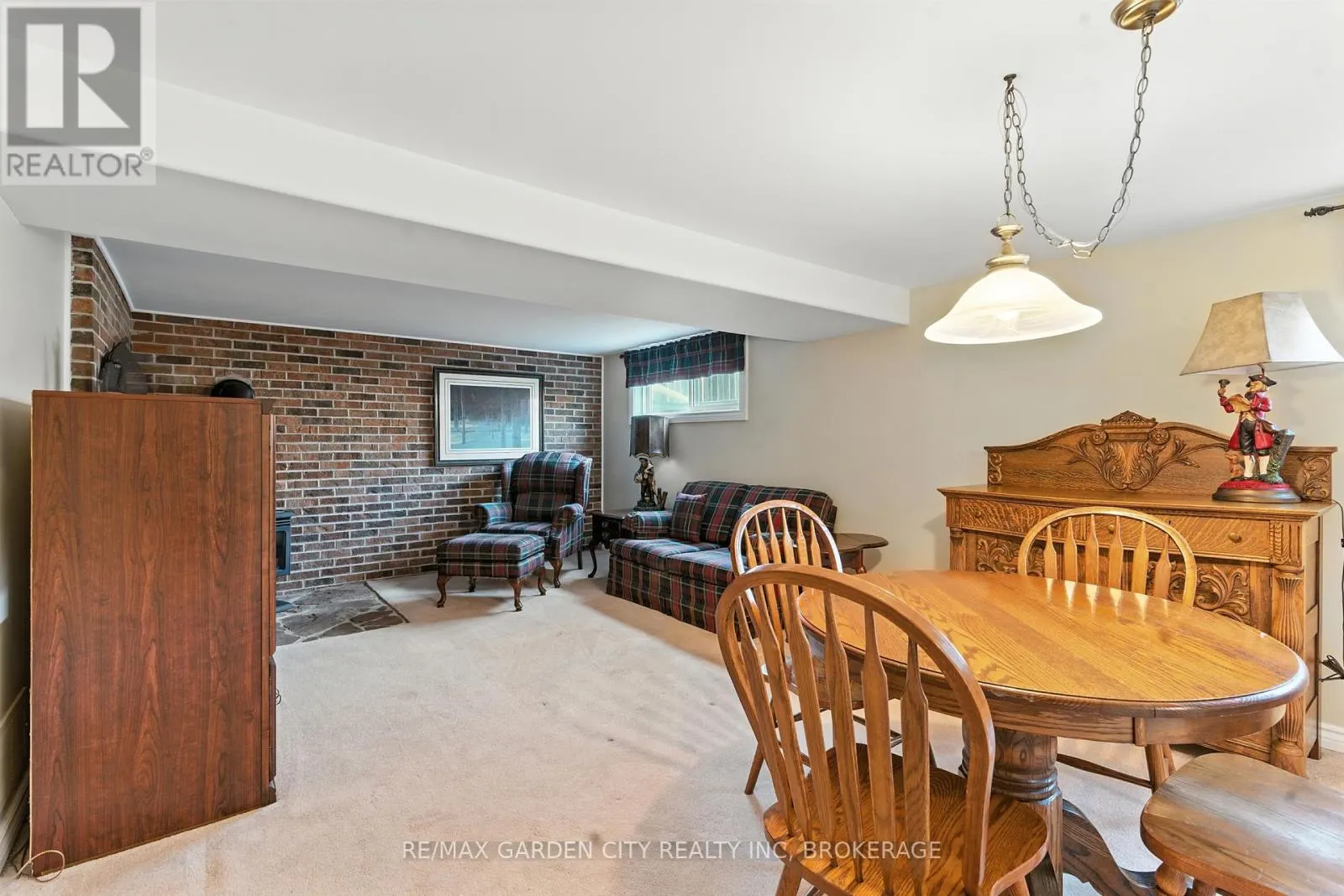 28 FAYE CRESCENT