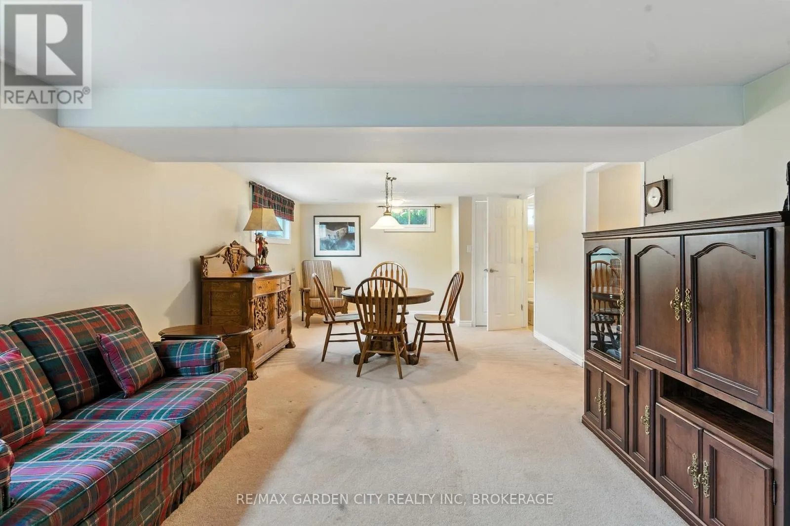 28 FAYE CRESCENT