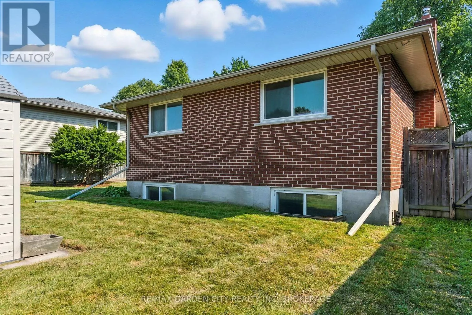 28 FAYE CRESCENT