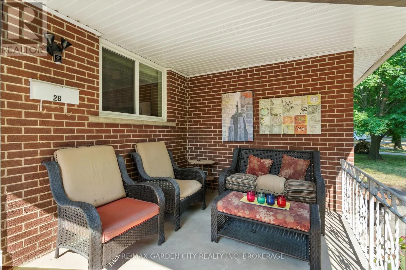 28 FAYE CRESCENT