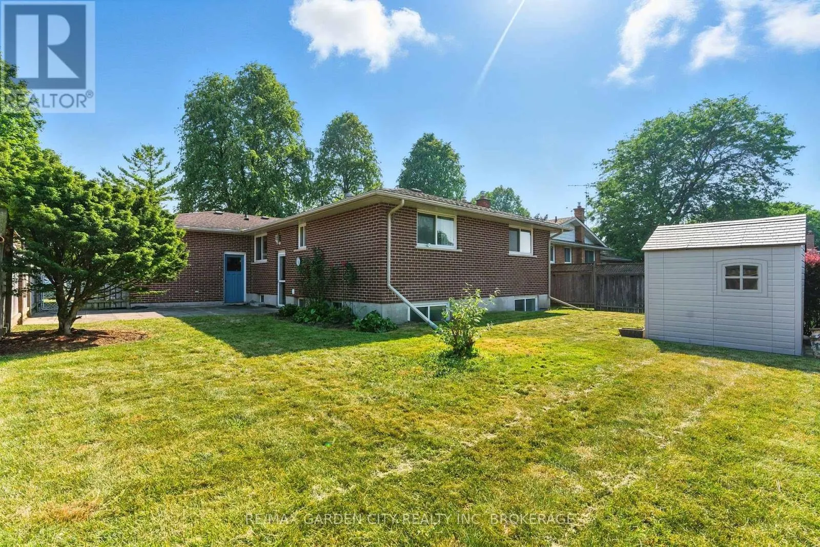 28 FAYE CRESCENT