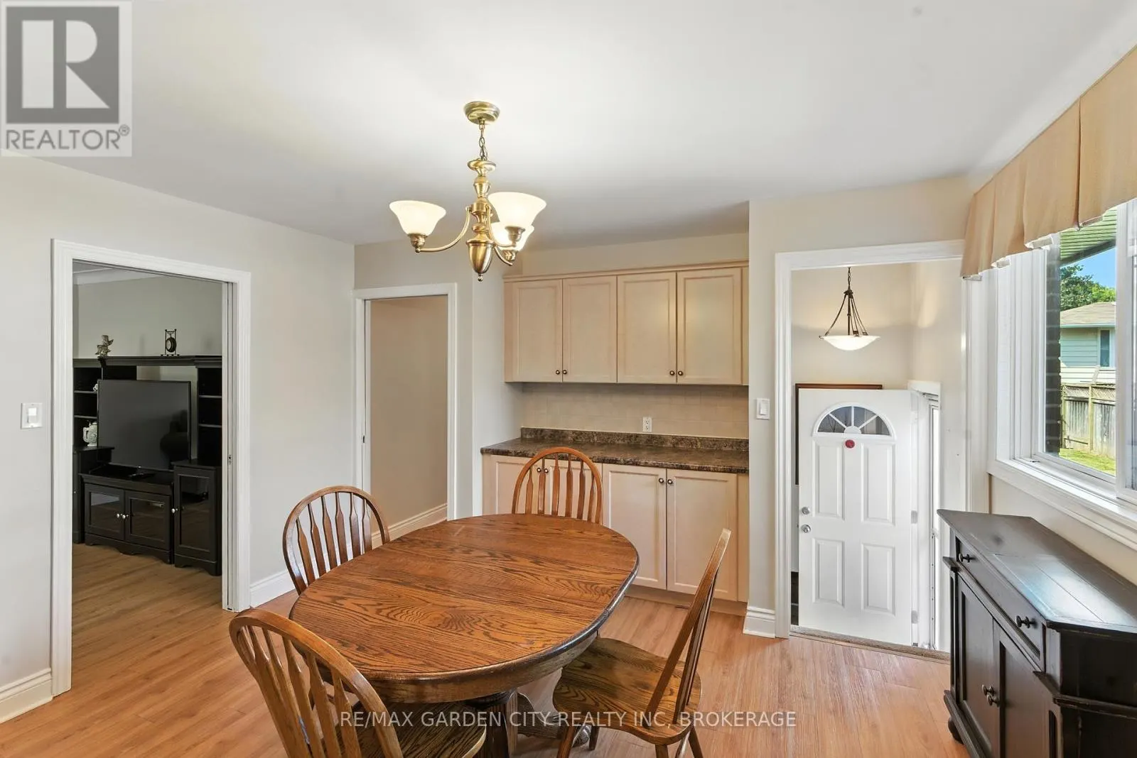 28 FAYE CRESCENT