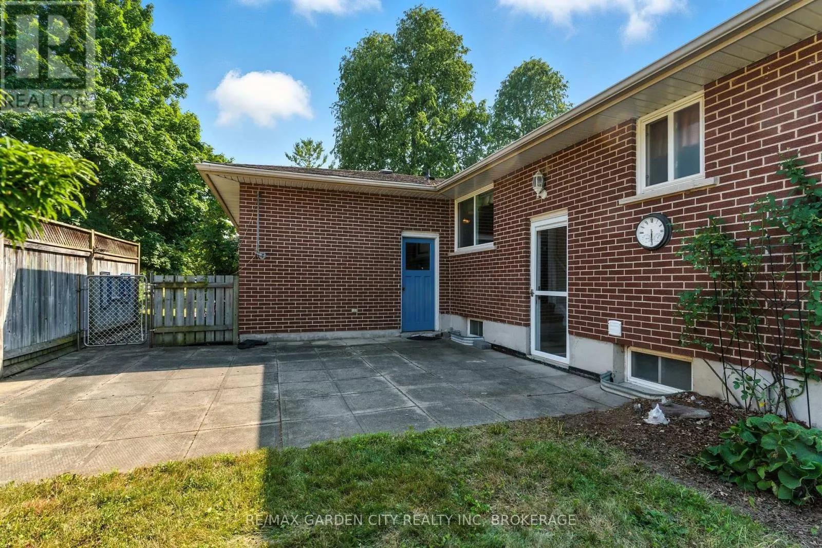 28 FAYE CRESCENT