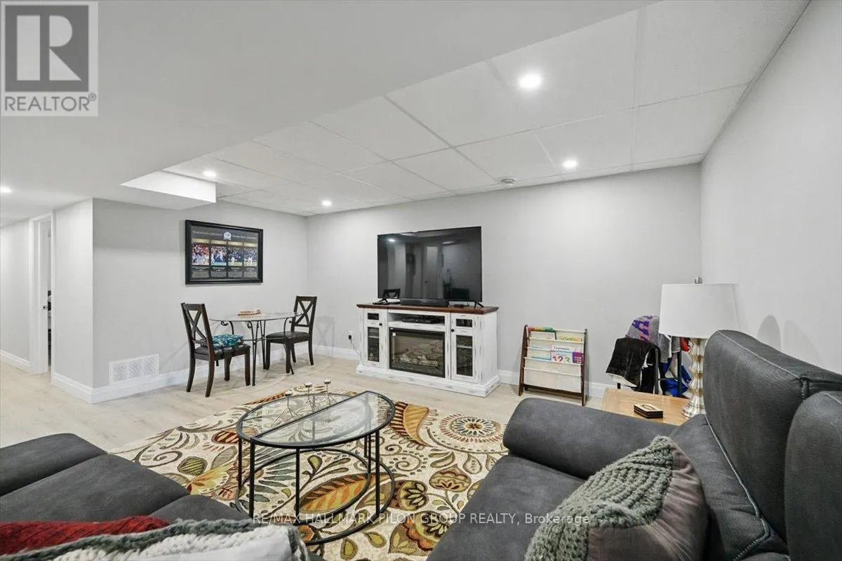 637 ROBERT STREET