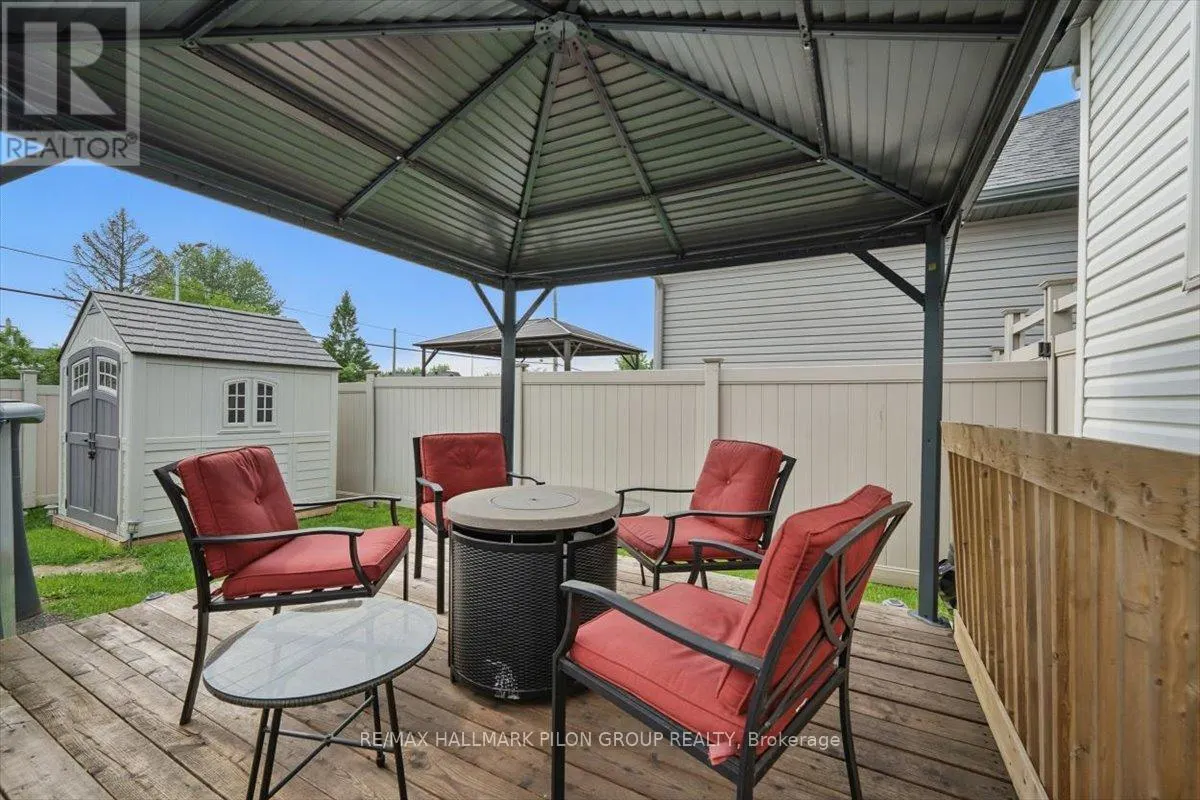 637 ROBERT STREET