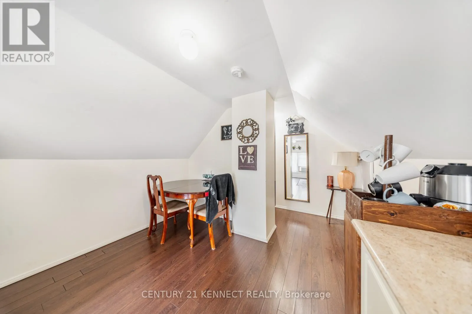 15 - 4475/4477 HIRAM STREET