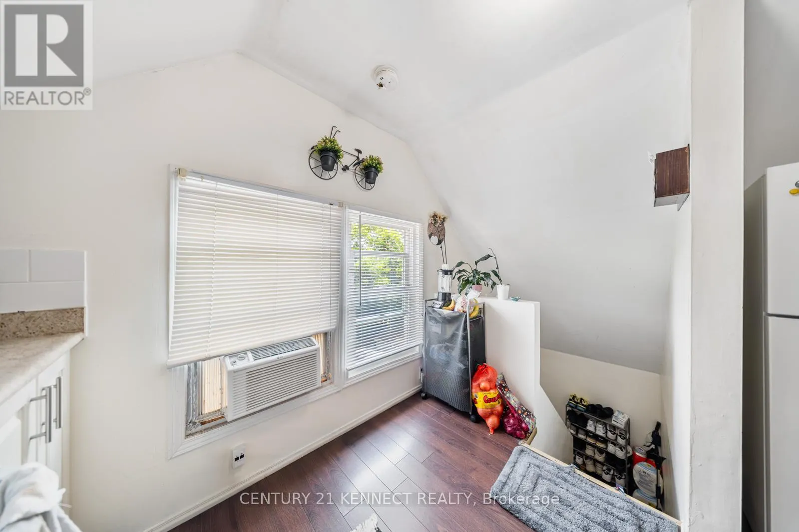 15 - 4475/4477 HIRAM STREET