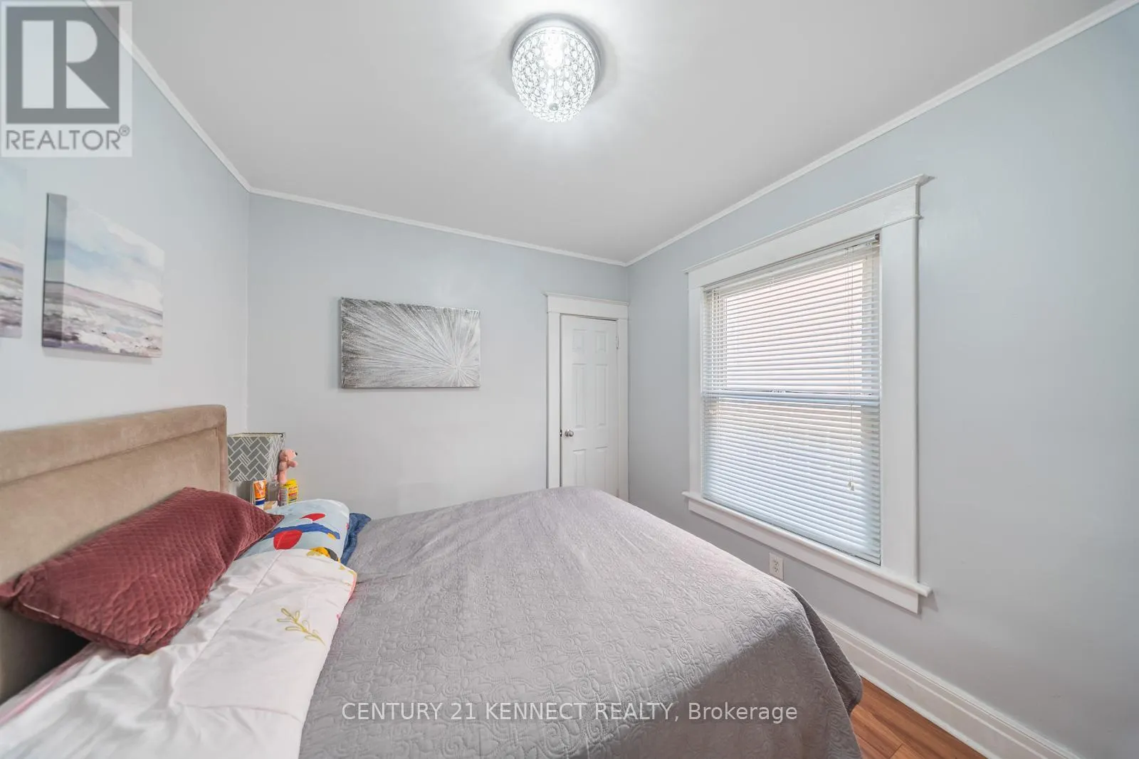 15 - 4475/4477 HIRAM STREET