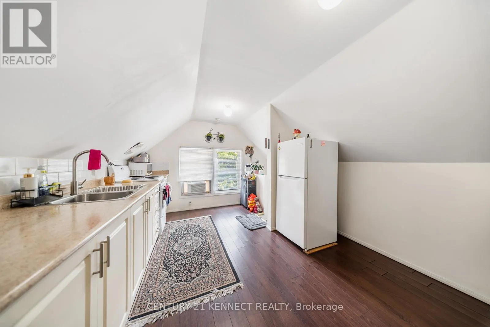 15 - 4475/4477 HIRAM STREET