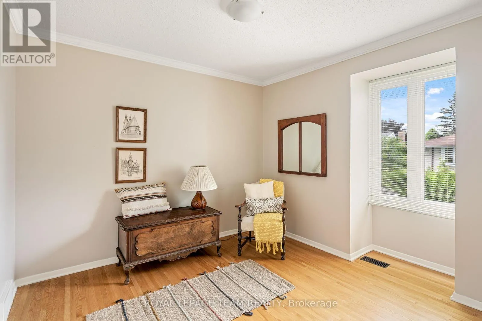 2128 HUBBARD CRESCENT