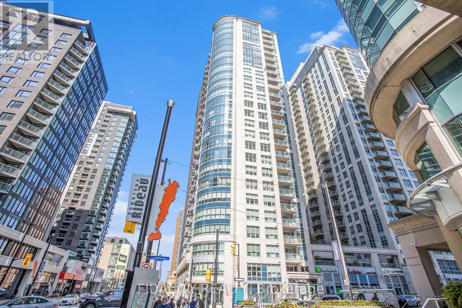 1105 - 242 RIDEAU STREET