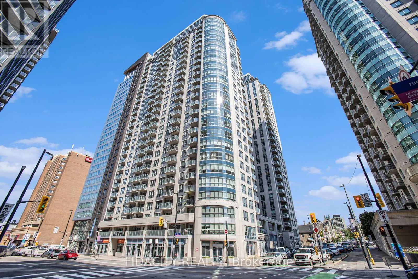 1105 - 242 RIDEAU STREET