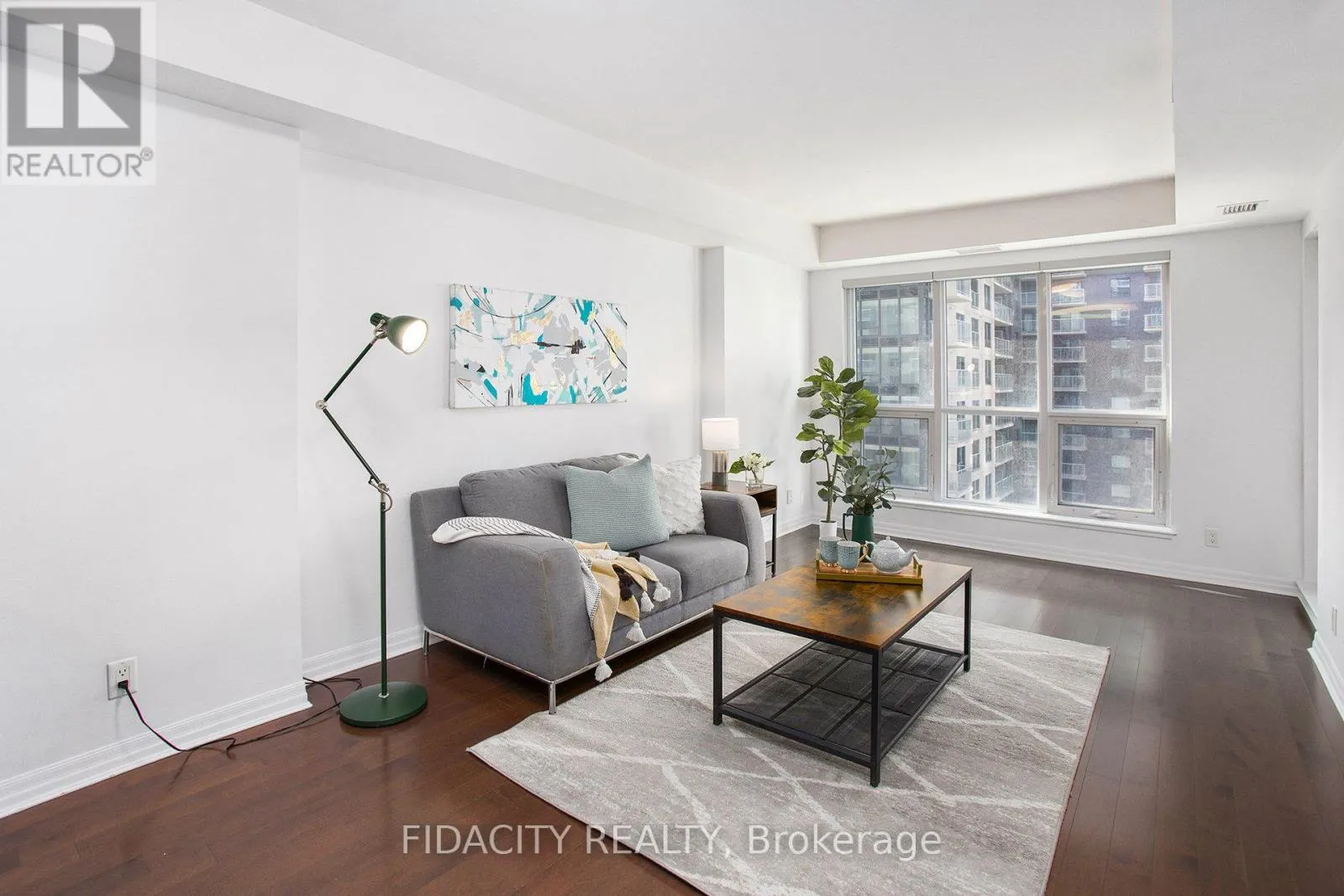 1105 - 242 RIDEAU STREET