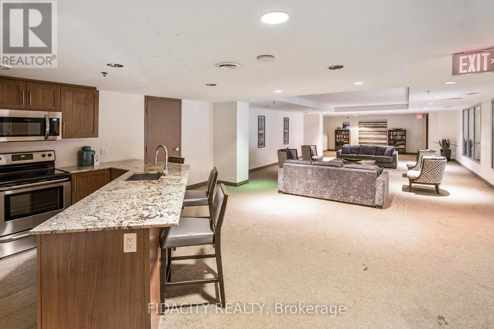1105 - 242 RIDEAU STREET