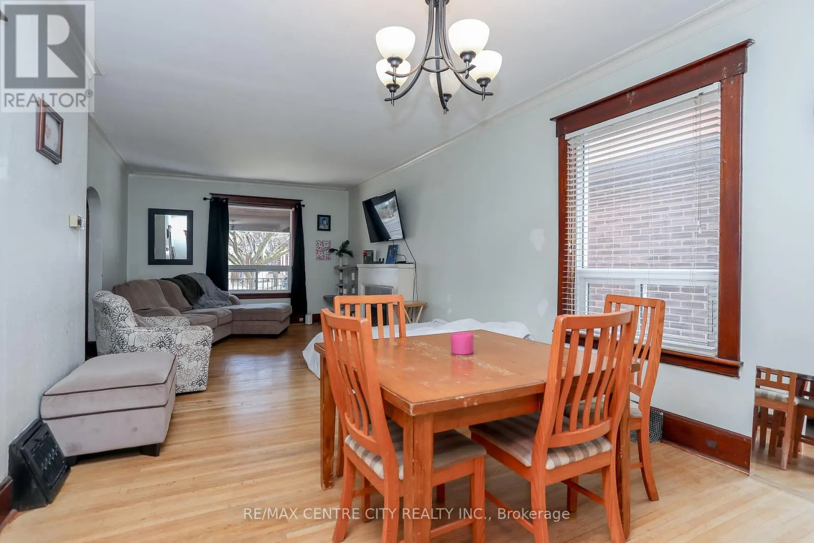 15 WILSON AVENUE